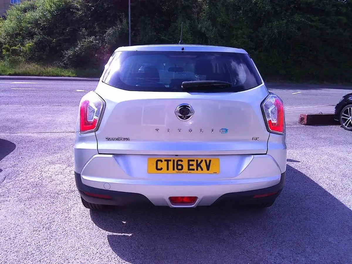 2016-kgm-ssangyong-tivoli-16td-ex-big-9