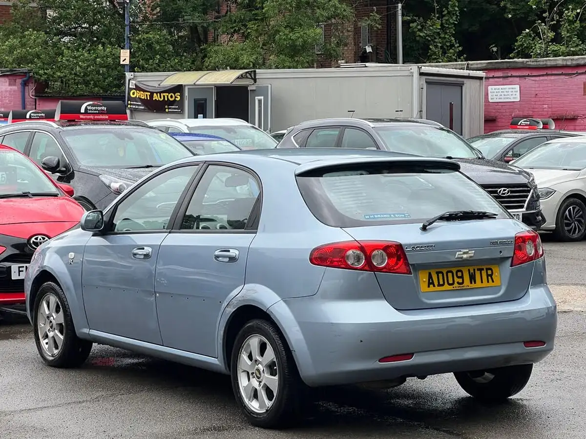 2009-chevrolet-lacetti-16-sx-hatchback-big-4
