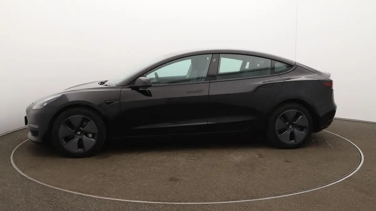 2022-tesla-model-3-e-long-range-big-56