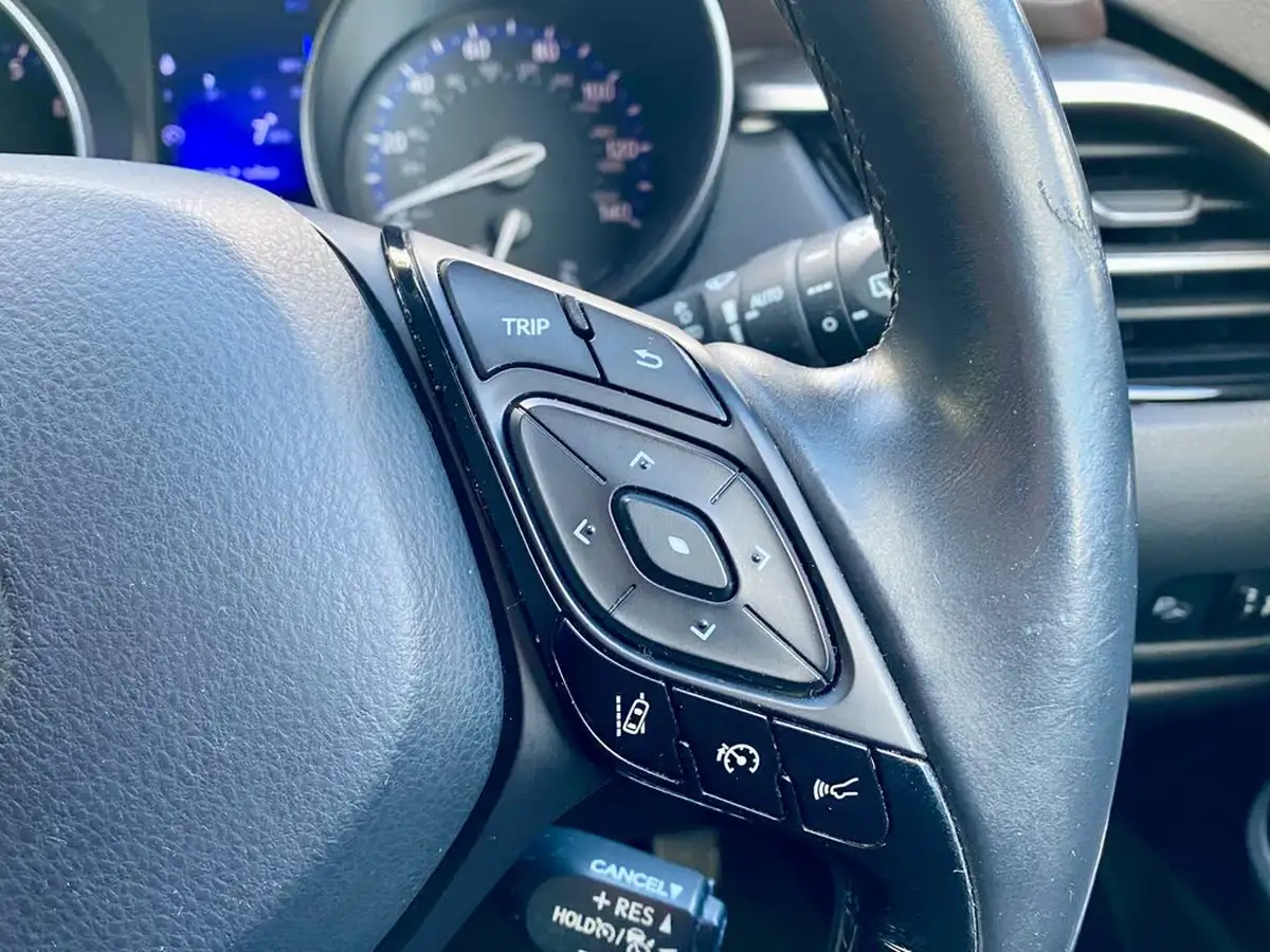 2018-toyota-c-hr-12-excel-big-32