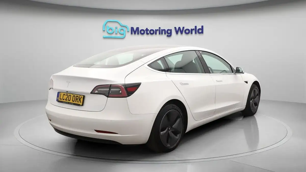 2020-tesla-model-3-e-standard-plus-big-7