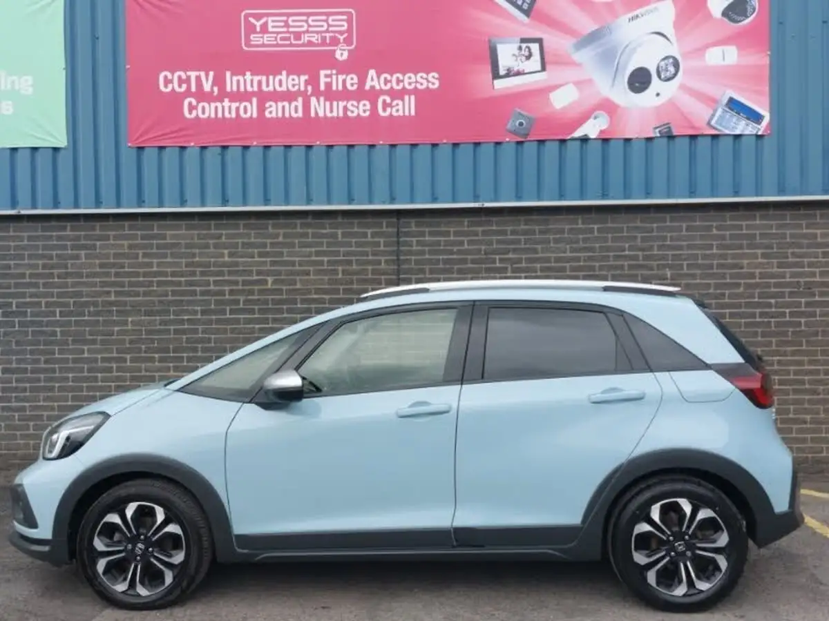 2021-honda-jazz-15-i-mmd-crosstar-ex-109ps-two-tone-big-3