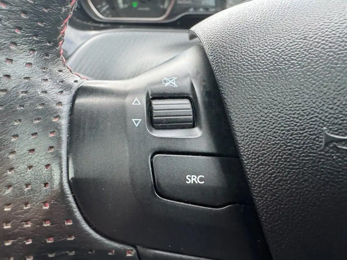 2017-peugeot-2008-suv-16bluehdi-gt-line-120bhp-ss-big-24