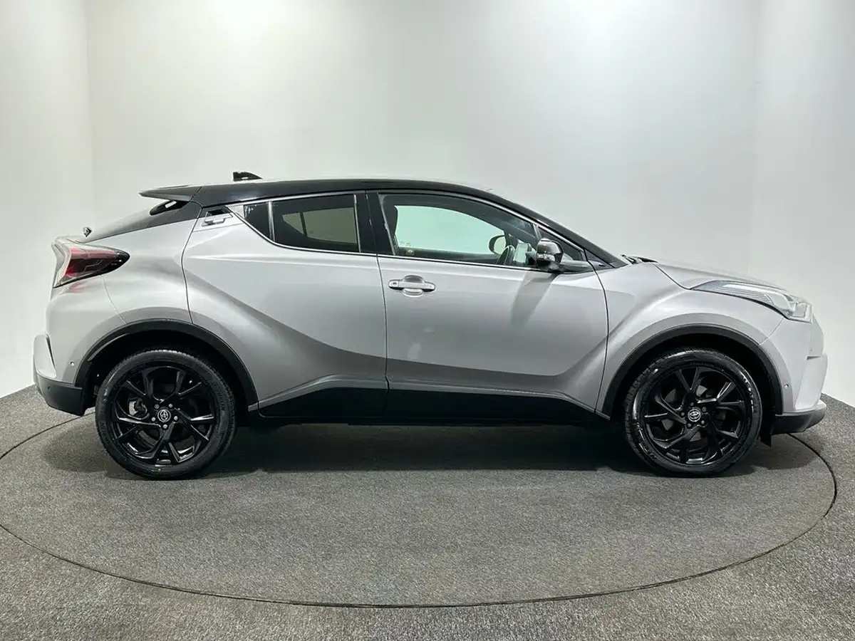 2018-toyota-c-hr-12-dynamic-big-8