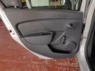 2016-dacia-sandero-12-ambiance-small-17