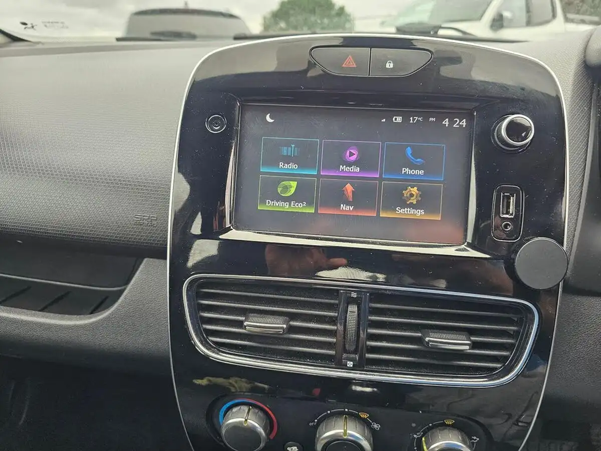 2018-renault-clio-12-dynamique-nav-big-22