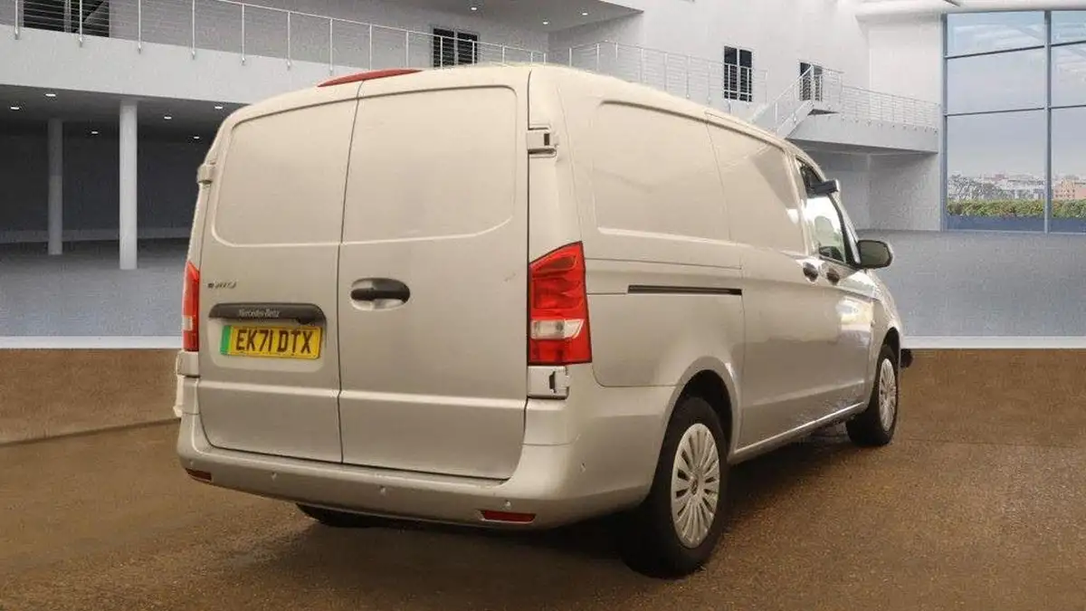 2021-mercedes-benz-vito-e-progressive-l2-big-3
