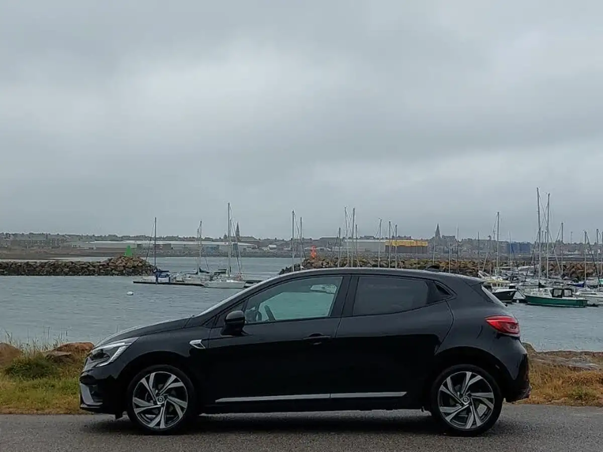 2023-renault-clio-10-tce-rs-line-big-3