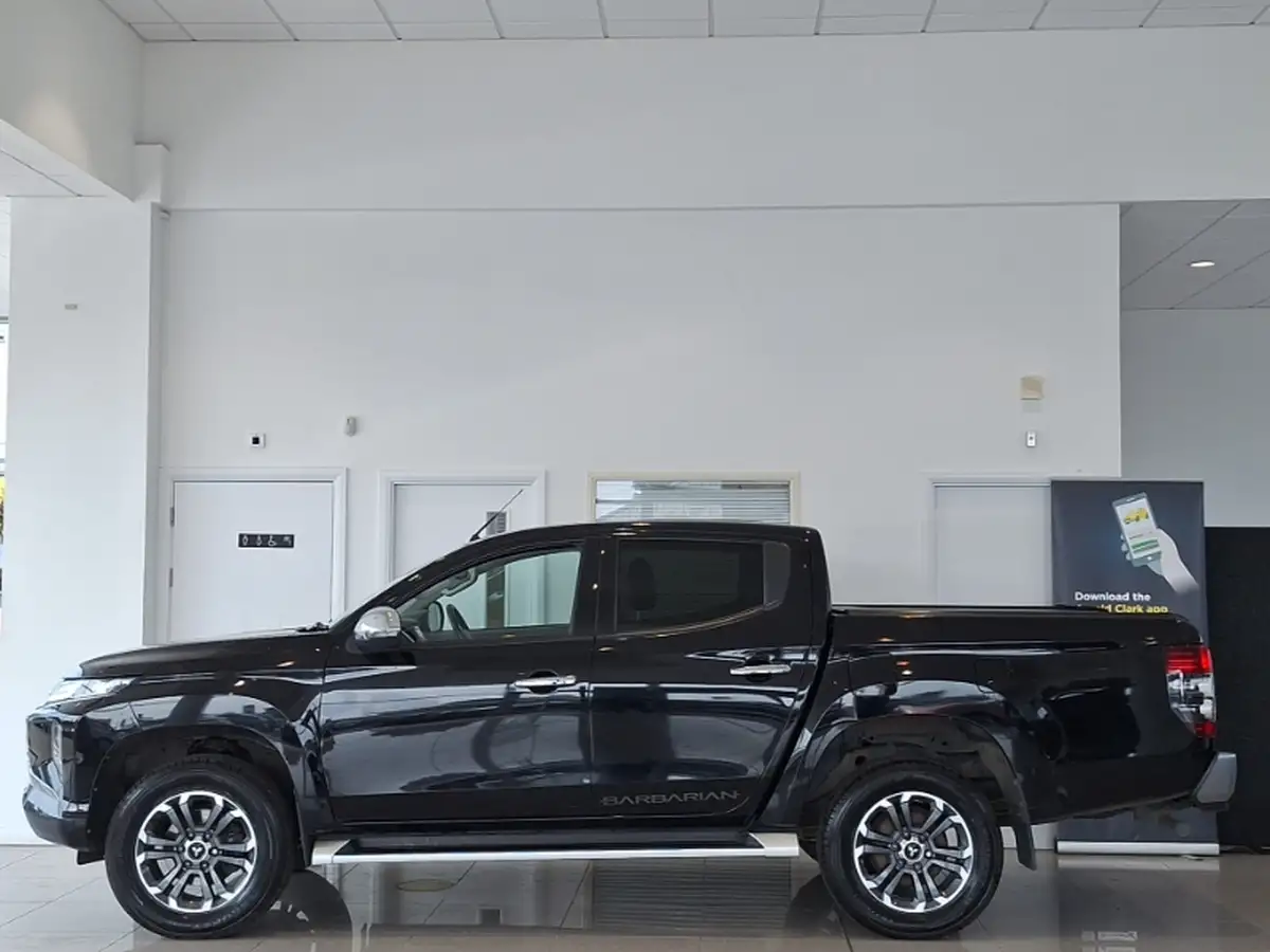 2021-mitsubishi-l200-22di-d-barbarian-auto-big-3