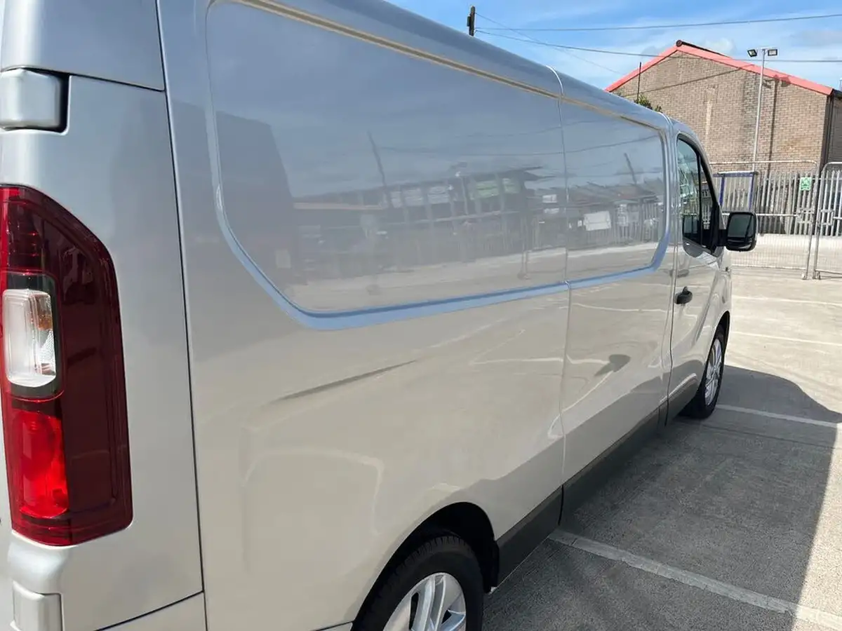 2021-renault-trafic-20dci-ll30-energy-120-sport-big-22