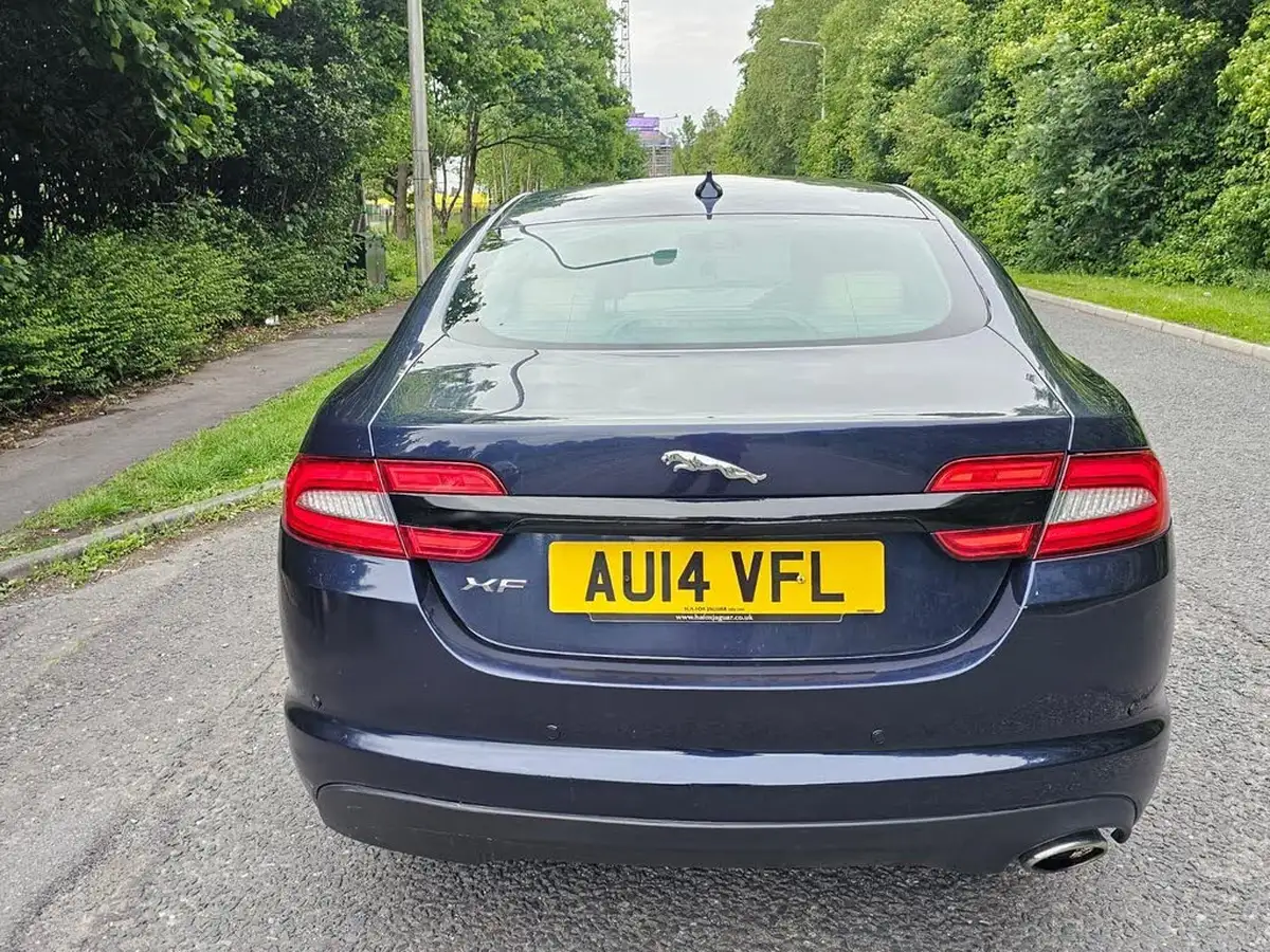 2014-jaguar-xf-22td-luxury-200ps-saloon-4d-big-13