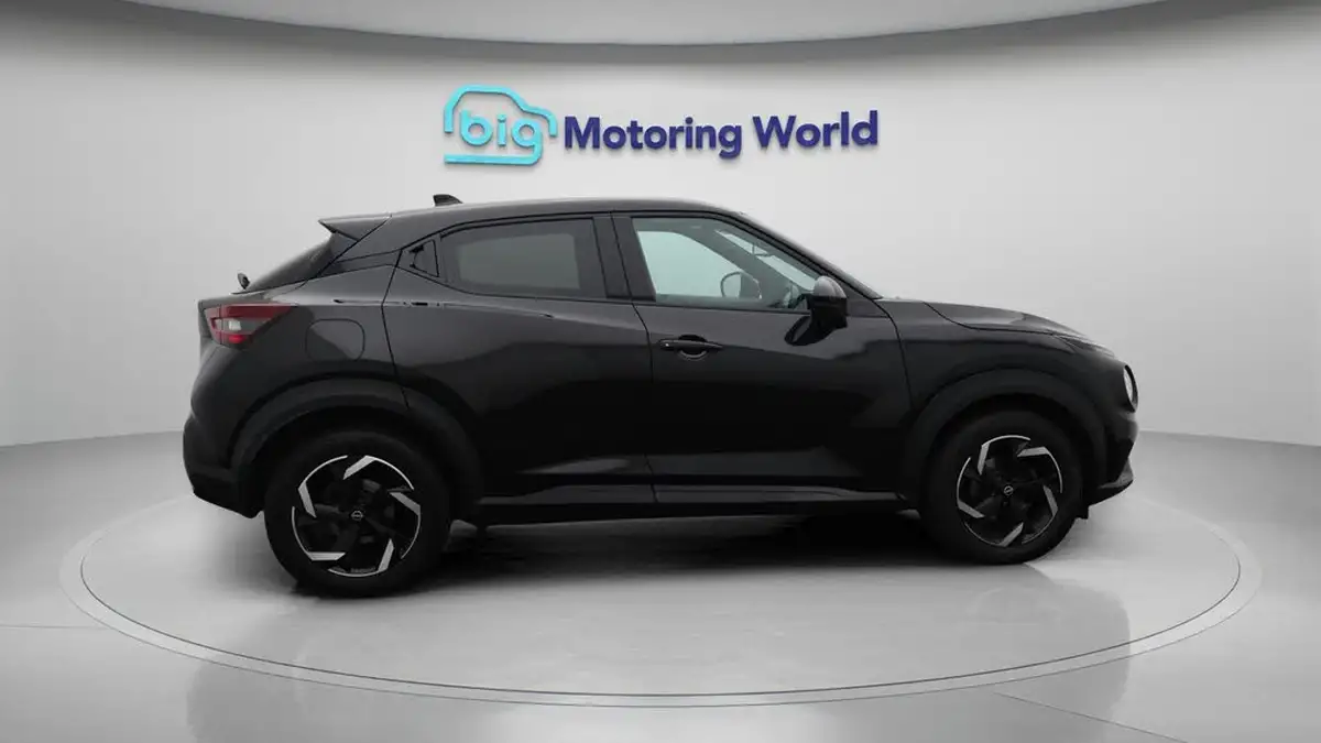 2023-nissan-juke-10-dig-t-n-connecta-big-8