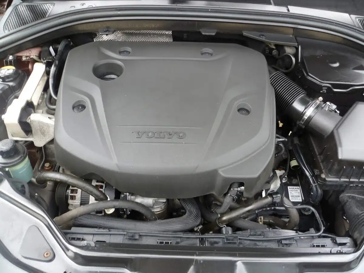 2016-volvo-xc60-20td-d4-se-nav-geartronic-big-44