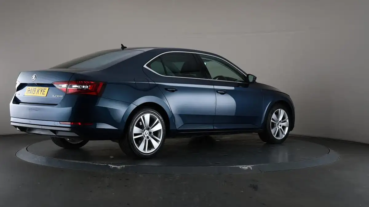 2019-skoda-superb-20tdi-se-l-executive-150ps-hatchback-big-66