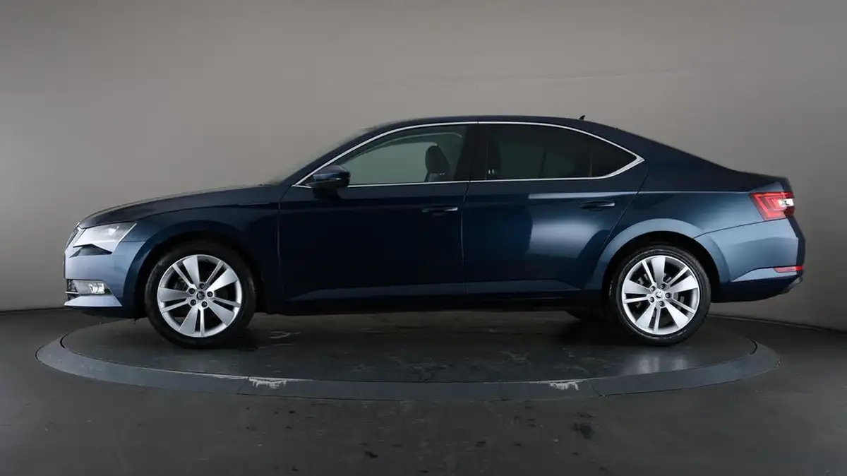 2019-skoda-superb-20tdi-se-l-executive-150ps-hatchback-big-38
