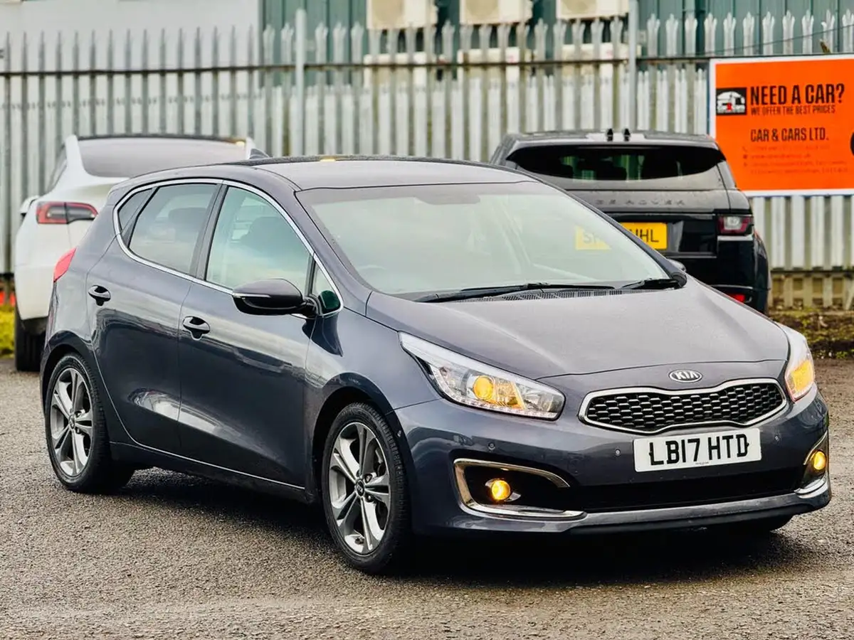 2017-kia-ceed-16crdi-3-hatchback-big-8