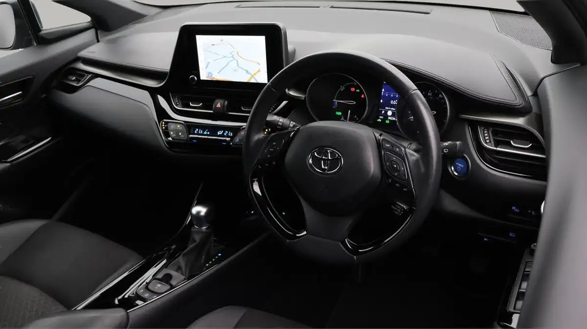 2022-toyota-c-hr-18-vvt-i-design-big-9