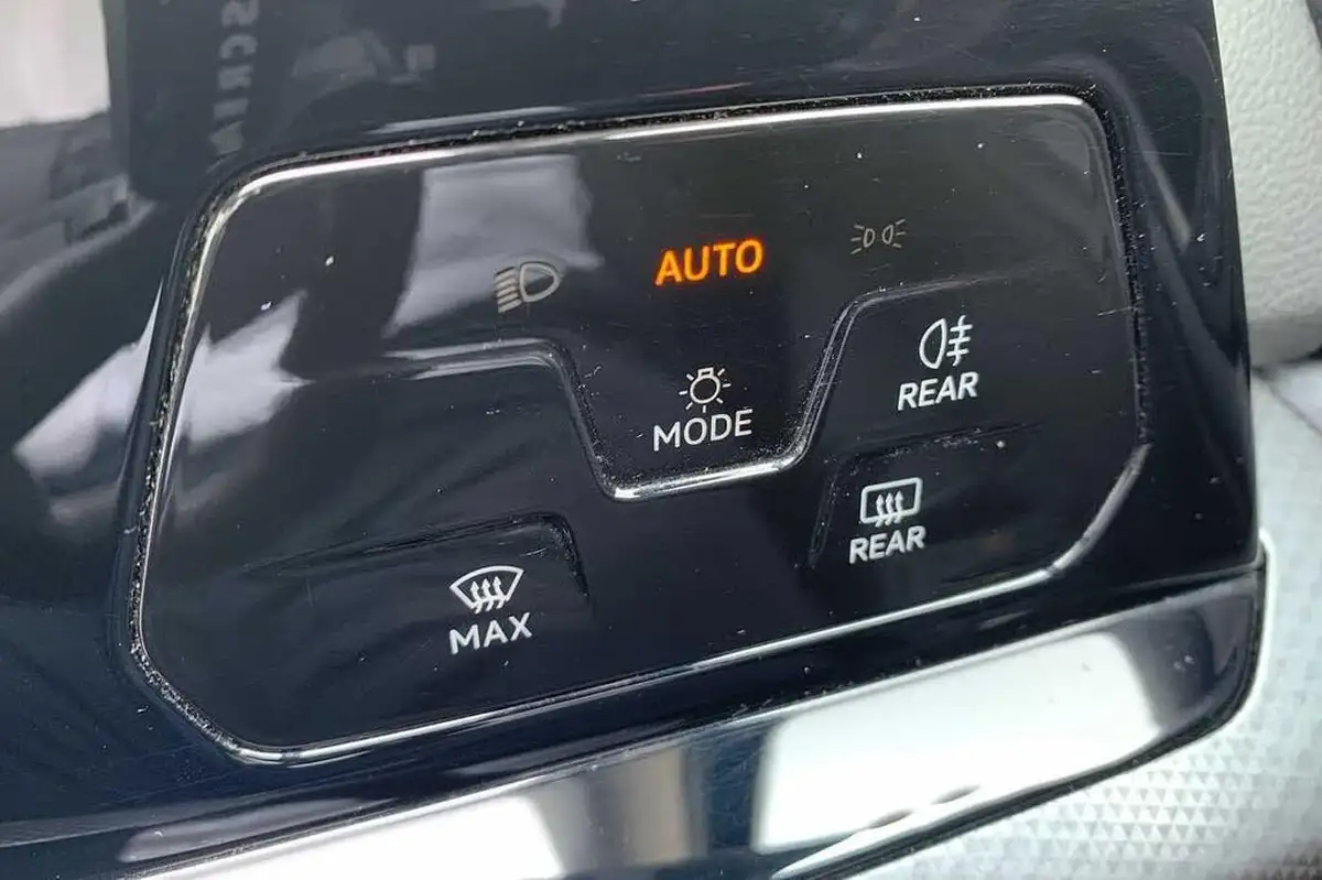 2022-volkswagen-golf-15-tsi-active-150ps-big-25