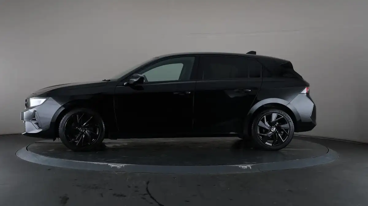 2023-vauxhall-astra-12-turbo-gs-hatchback-big-38