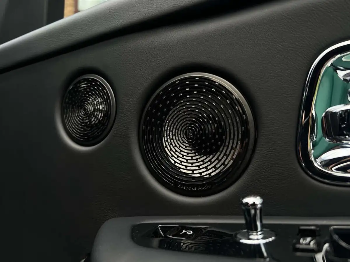 2022-rolls-royce-cullinan-675-big-41