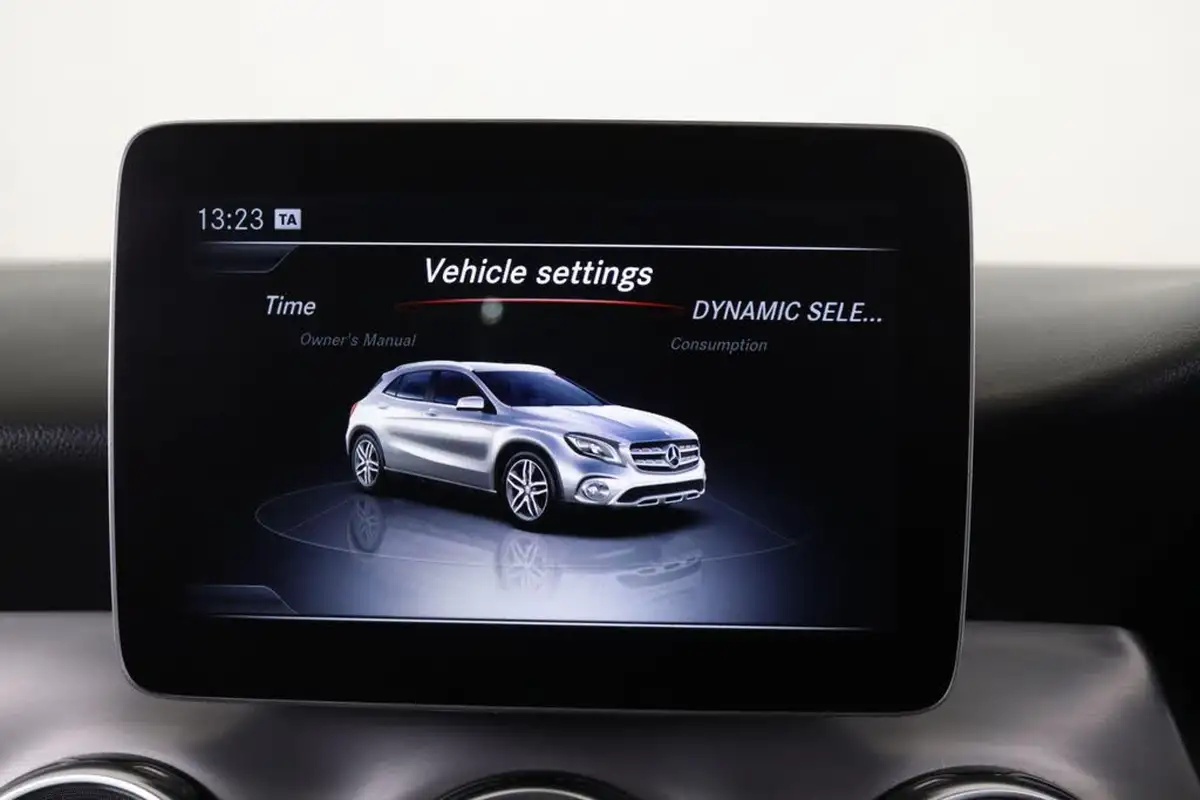 2018-mercedes-benz-gla-class-16-gla-200-amg-line-156ps-7g-dct-big-34