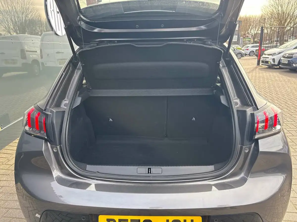 2020-peugeot-208-12-puretech-gt-line-100bhp-big-13