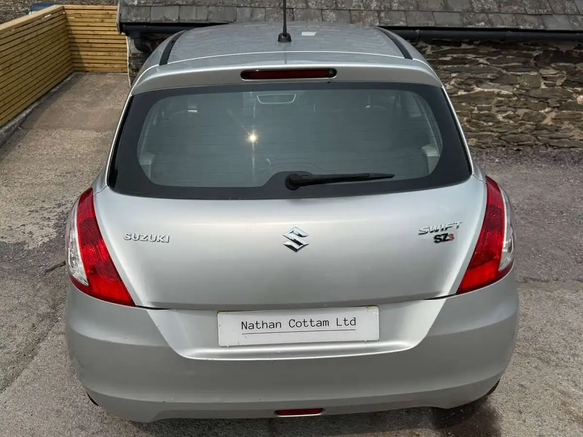 2011-suzuki-swift-12-sz3-3d-big-13