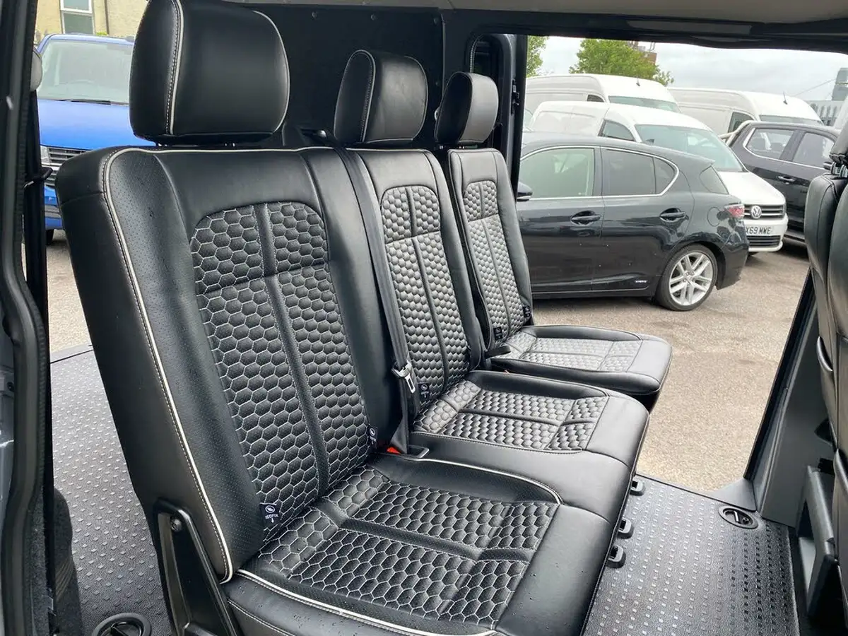 2021-volkswagen-transporter-20bitdi-t32-highline-bmt-swb-4motion-199pseu6dt-e-kombi-big-35
