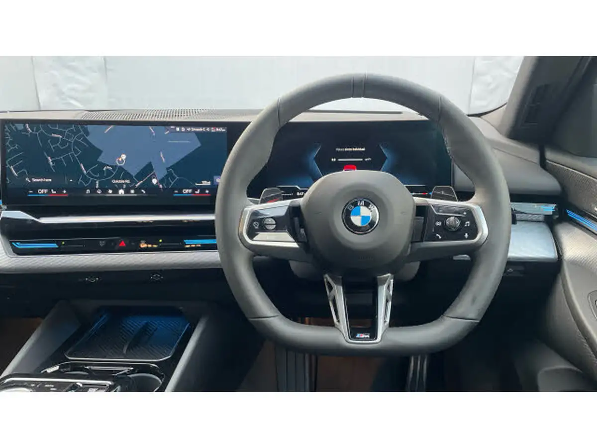 2025-bmw-5-series-20-520i-m-sport-pro-mht-saloon-4d-big-4