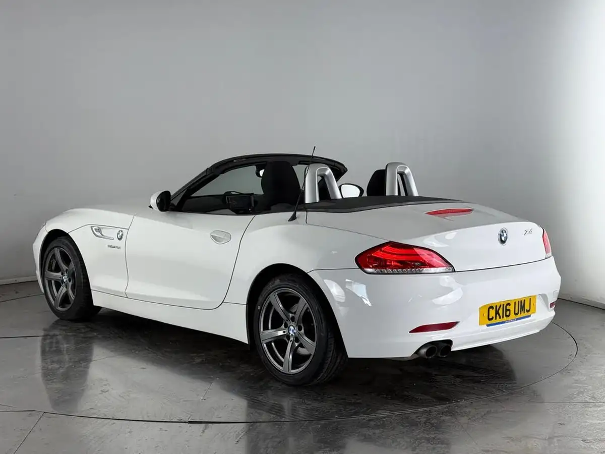 2016-bmw-z4-20-sdrive18i-ss-big-3