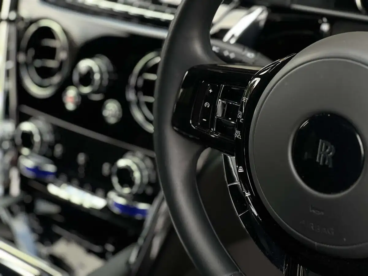 2022-rolls-royce-cullinan-675-big-13