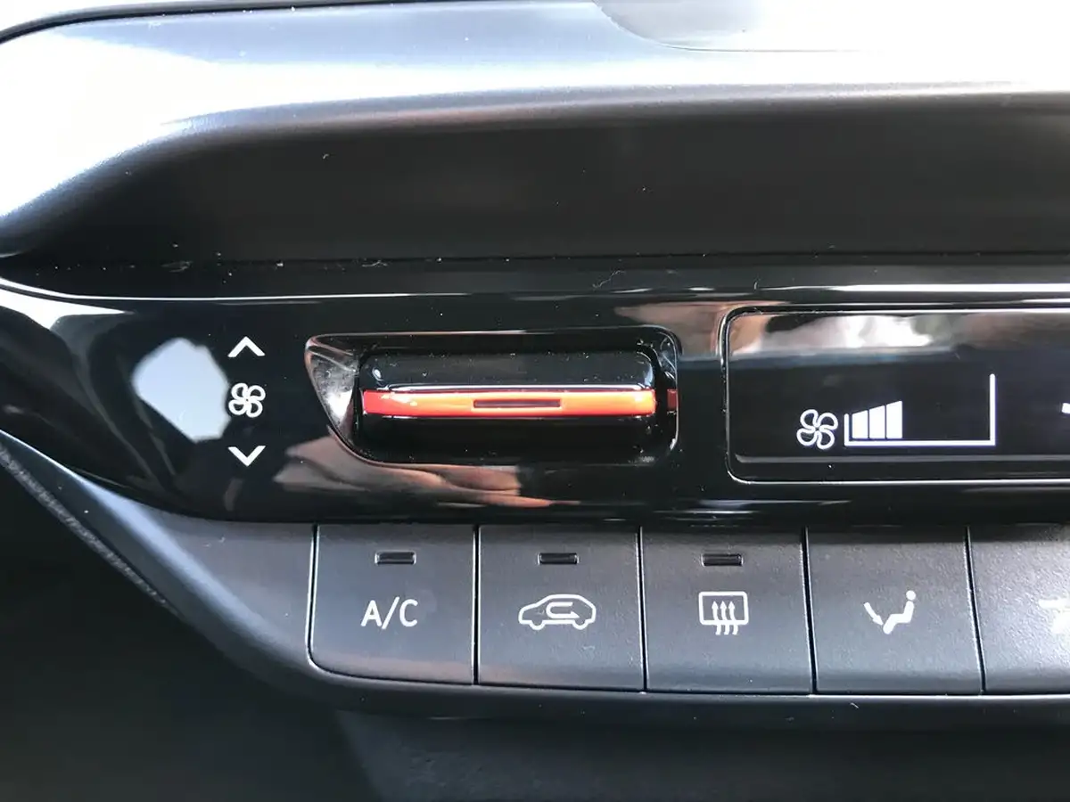 2024-hyundai-i20-10-t-gdi-n-line-eclutch-imt-big-30
