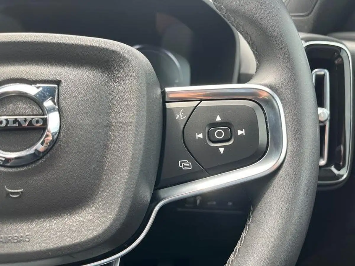 2022-volvo-xc40-15-t4-core-big-15
