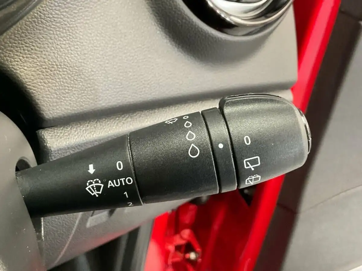 2019-renault-captur-09-tce-iconic-big-34