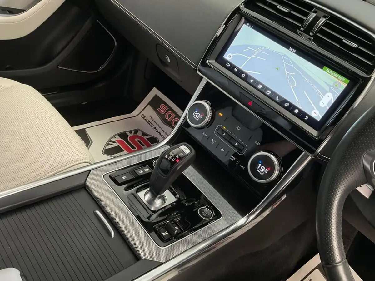 2019-jaguar-xe-20i-r-dynamic-s-250ps-big-42