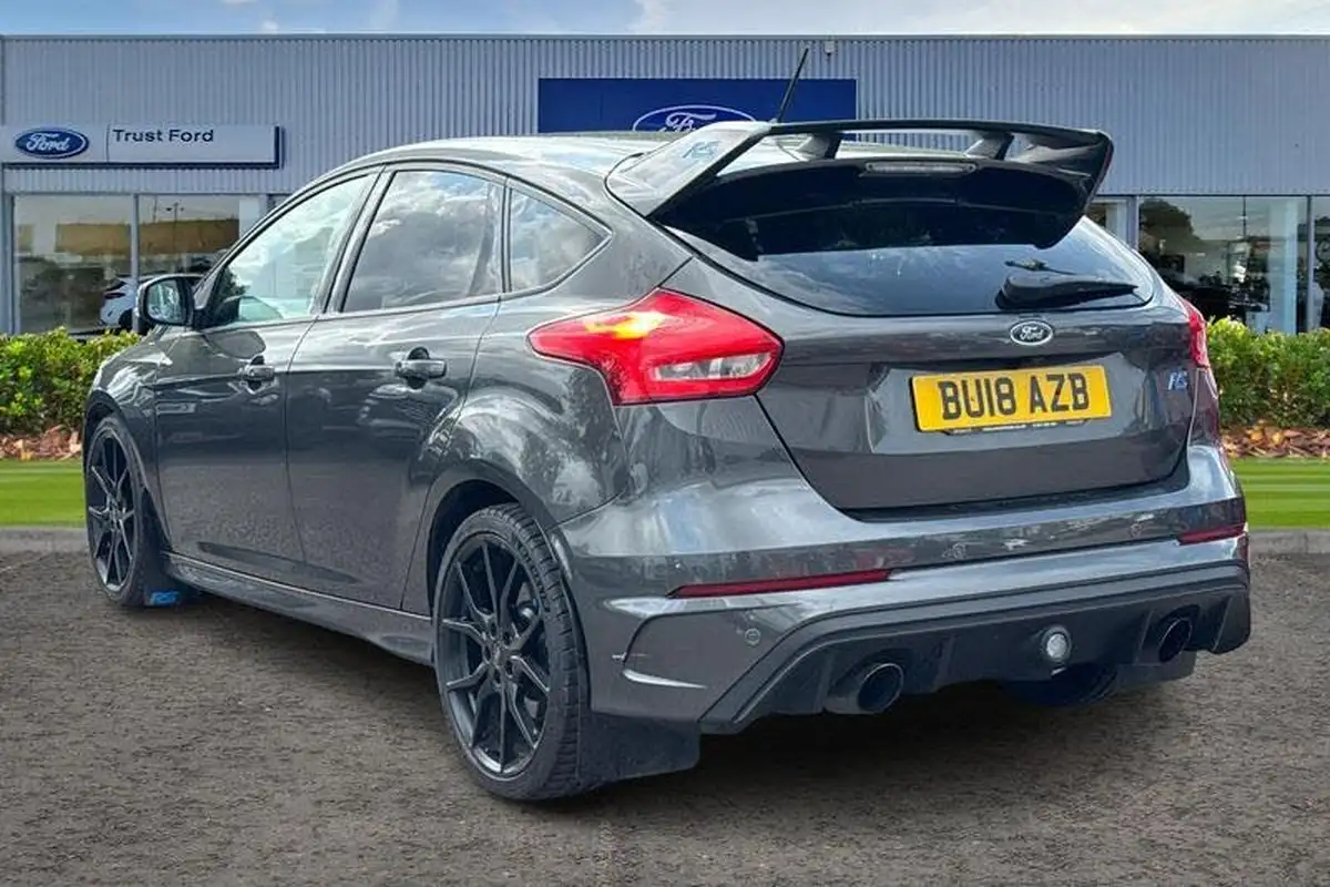 2018-ford-focus-23-rs-big-1
