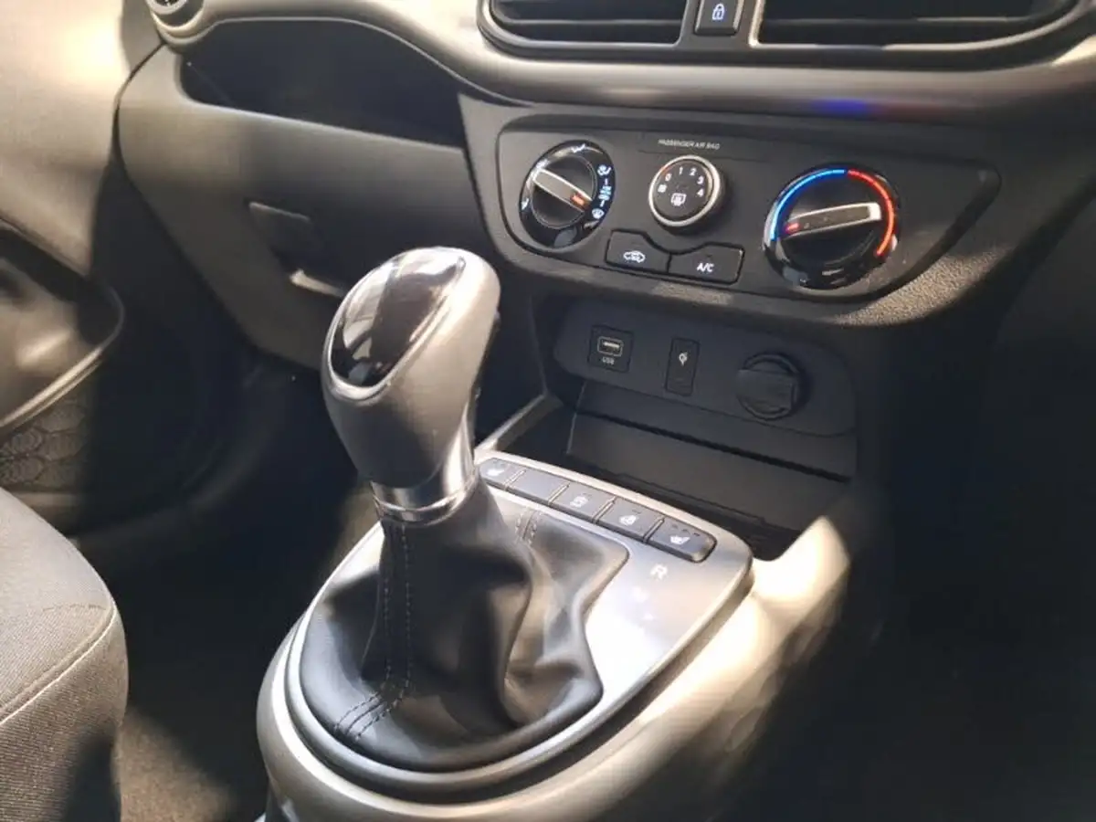 2021-hyundai-i10-12-premium-84ps-1197cc-auto-big-10
