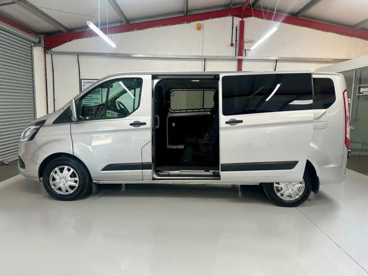 2022-ford-transit-custom-20tdci-320-l2h1-trend-130pseu6dt-kombi-m1-9-seats-big-2