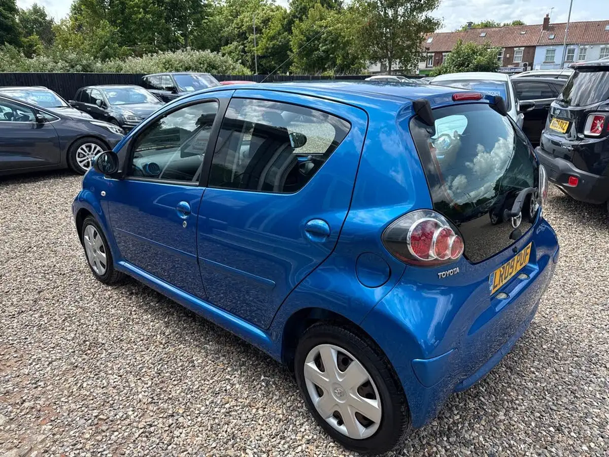 2009-toyota-aygo-10-aygo-blue-5d-mmt-big-4