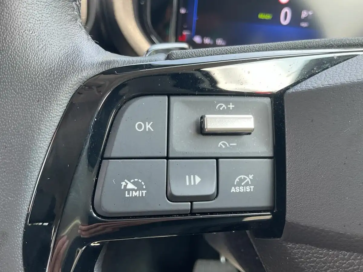 2024-vauxhall-combo-life-e-ultimate-big-19