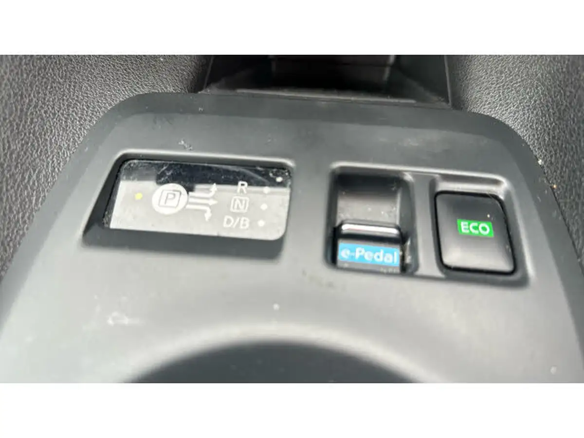 2021-nissan-leaf-e-acenta-big-26