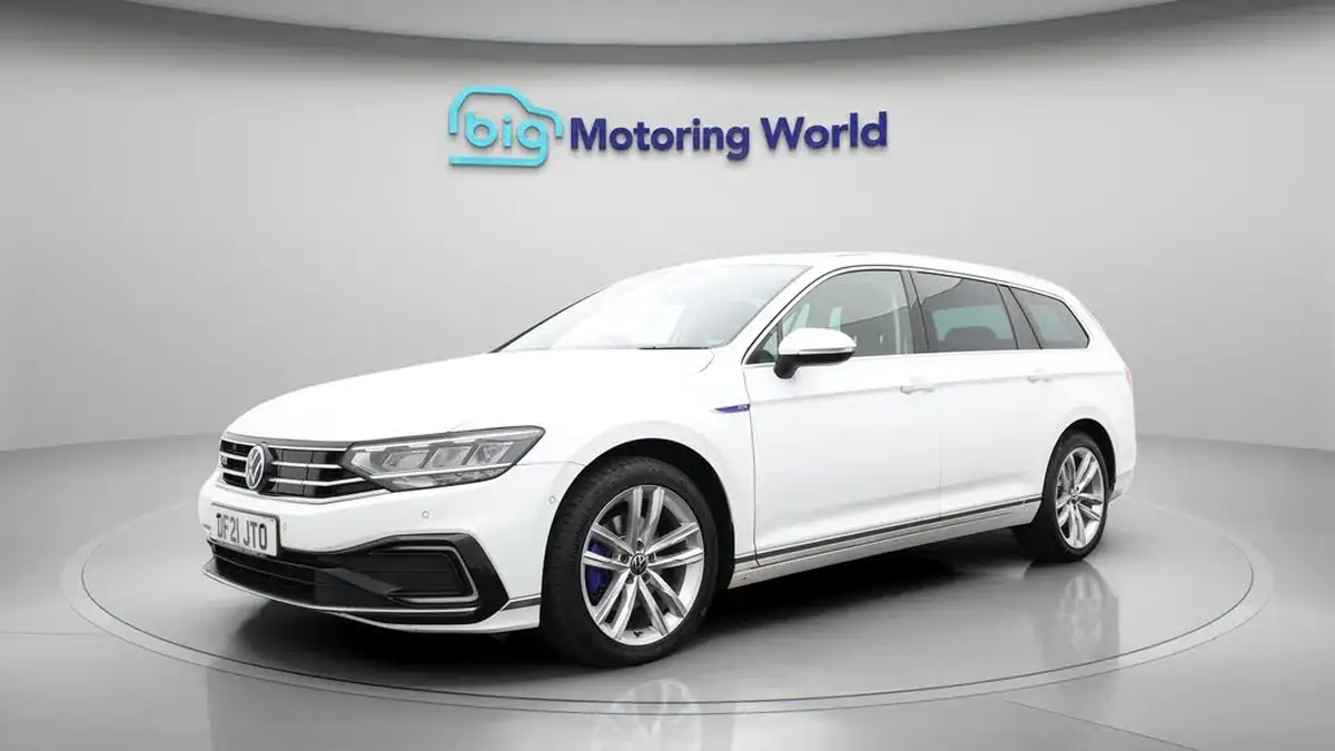 2021-volkswagen-passat-14-tsi-gte-estate-5d-big-3