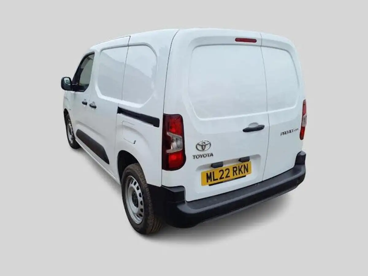 2022-toyota-proace-city-15d-active-big-6