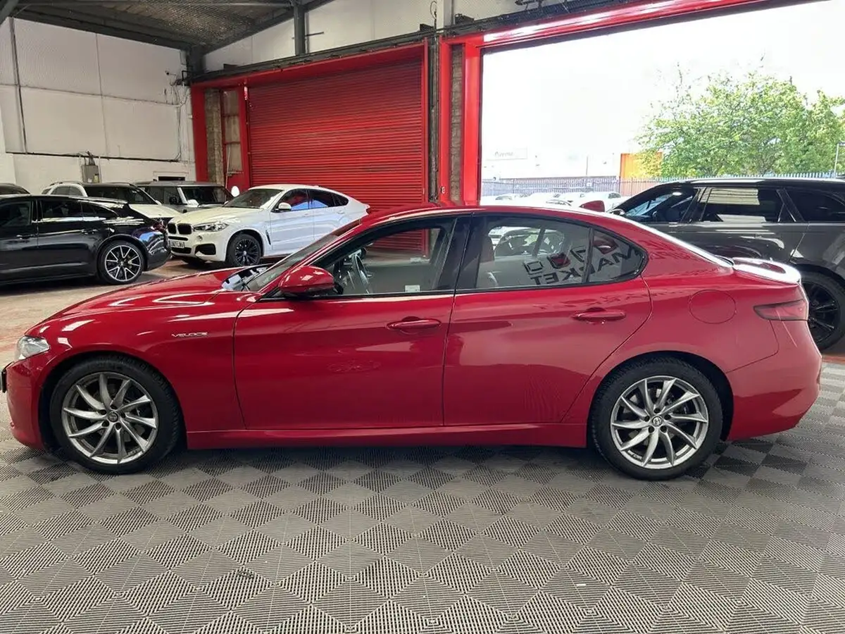 2018-alfa-romeo-giulia-20-veloce-big-5