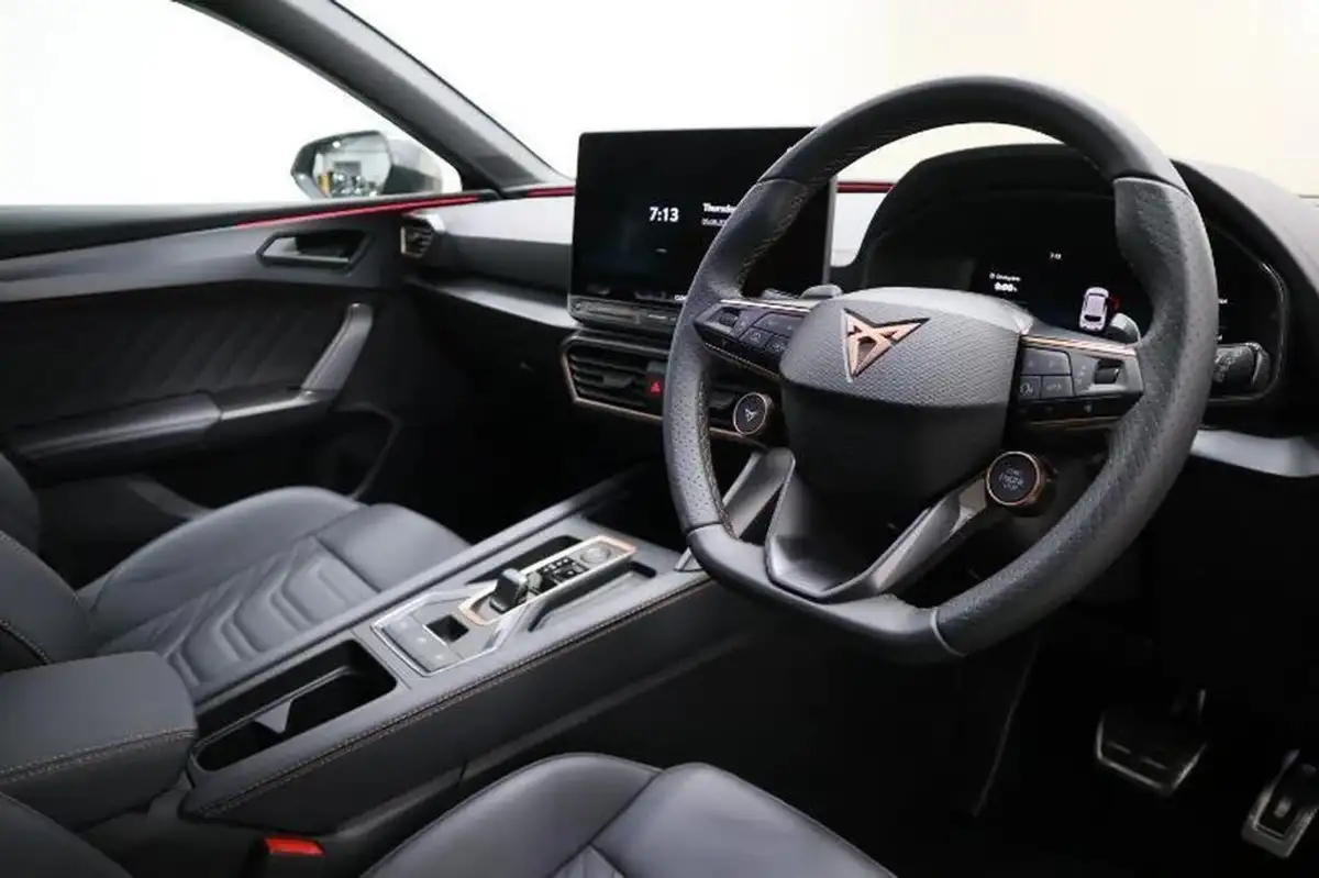 2024-cupra-leon-nf-20-tsi-vz2-300ps-hatchback-big-6