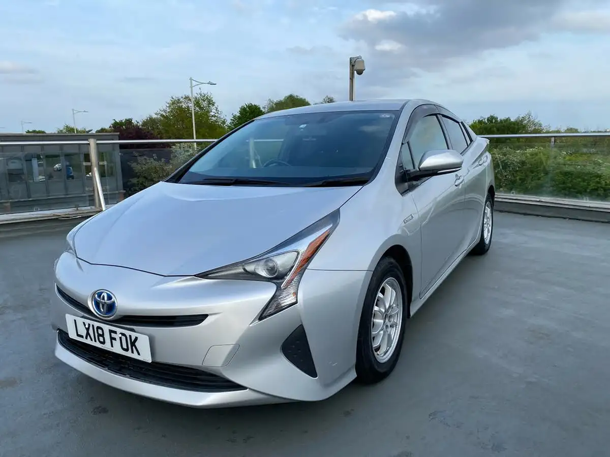 2018-toyota-prius-hybrid-big-9