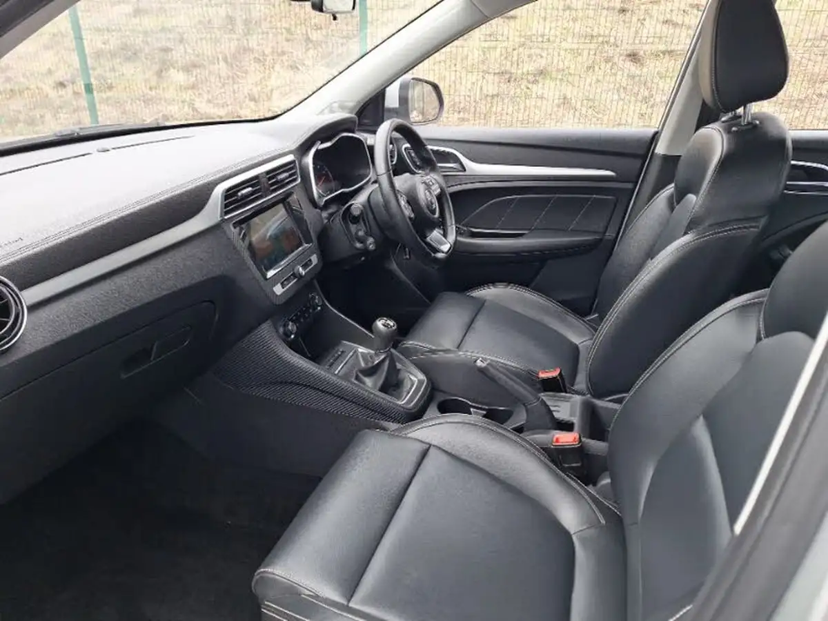 2020-mg-zs-suv-15-vti-tech-exclusive-106ps-big-4