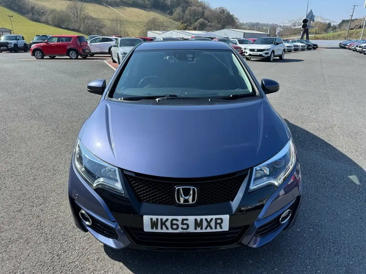 2015-honda-civic-18-se-plus-honda-connect-with-navi-hatchback-big-1