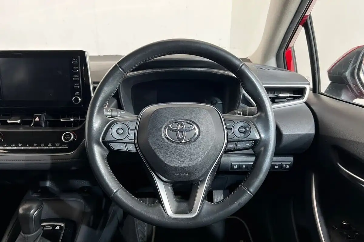 2021-toyota-corolla-18-vvt-i-design-saloon-4d-big-14