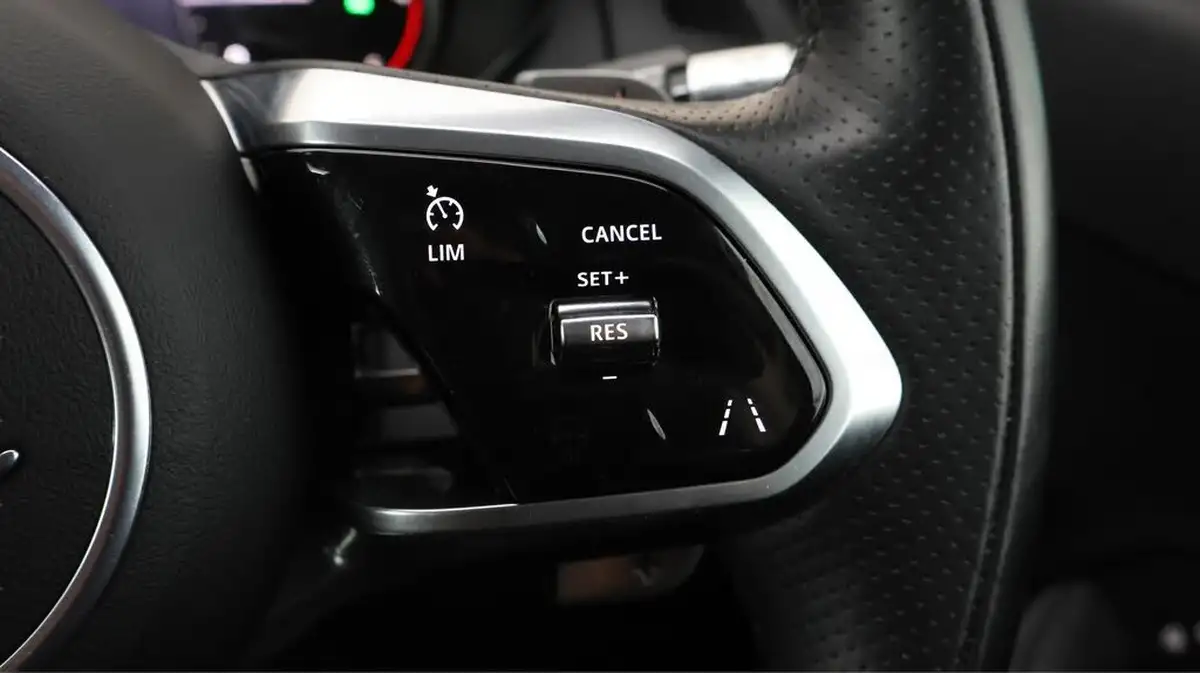 2021-jaguar-e-pace-20-d200-r-dynamic-s-big-24